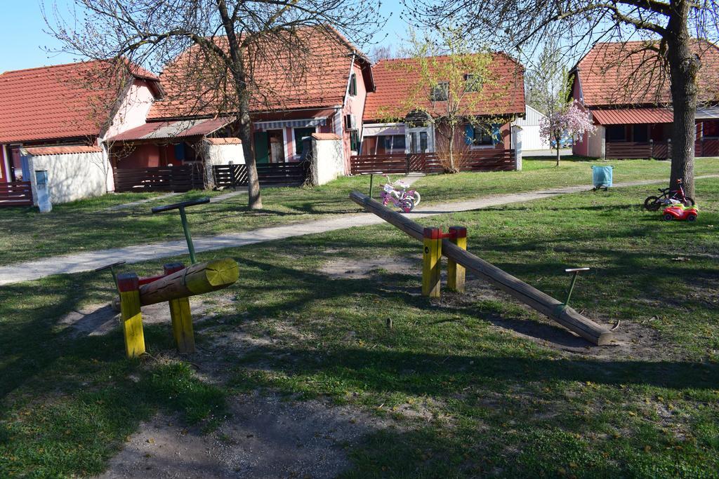 Апартаменти Borovnica Catez Чатеж-об-Саві Екстер'єр фото